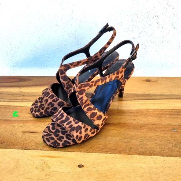 Bandolino Shoes - Bandolino Women's Strappy Tamar Sandal Size 5.5 M